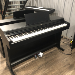 Yamaha Arius YDP 166 Noir mat