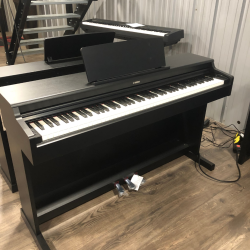 Yamaha Arius YDP 165 Noir mat